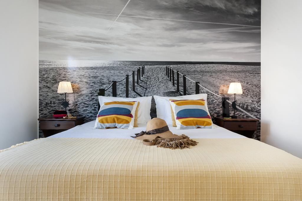 Beachouse - Surf, Bed & Breakfast Ericeira Quarto foto