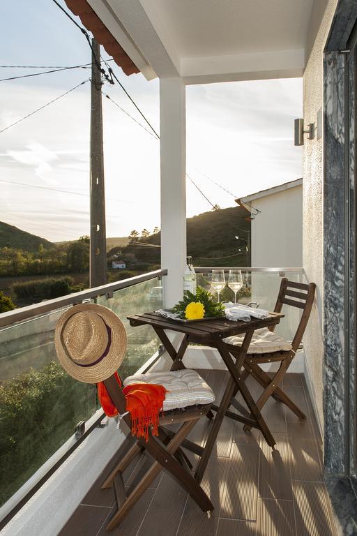 Beachouse - Surf, Bed & Breakfast Ericeira Quarto foto